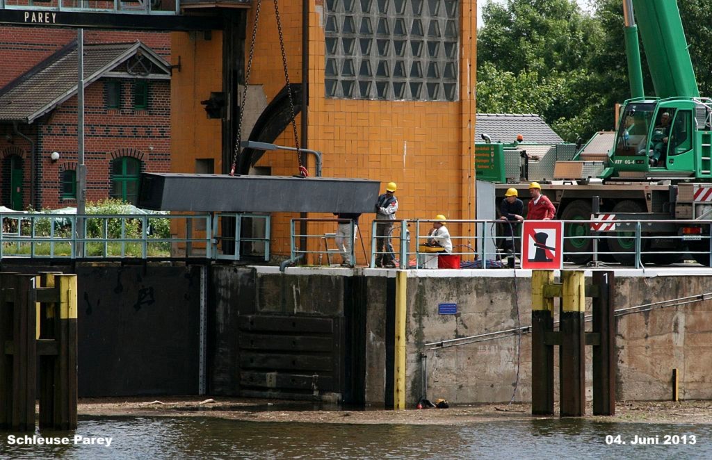 Hochwasser- 2013_06_04-002-Parey-Schleuse.jpg